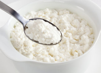 Tout savoir sur le cottage cheese qui est un aliment à forte teneur en protéines