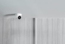 Caméra de surveillance : les éléments clés à vérifier avant l’achat. CCTV camera security system on interior building wall for monitoring and safety