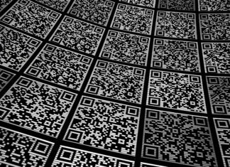 Alimentation : le QR Code, un allié précieux pour une santé saine de vos enfants et votre famille Abstract QR code background (abbreviated from Quick Response code)